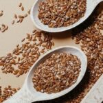 अलसी खाने से कौन सी बीमारी ठीक होती है? अलसी की तासीर ठंडी होती है या गर्म?